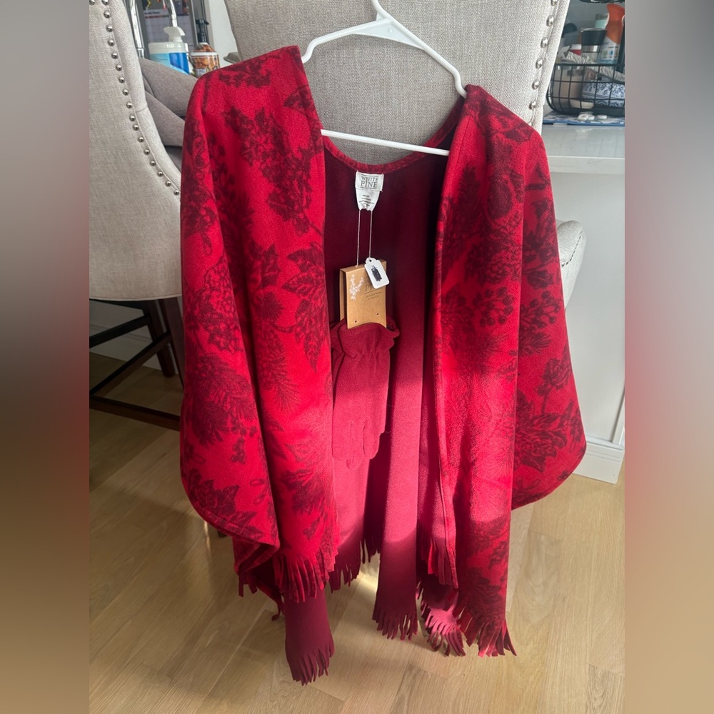 NWT White Pine Holiday Reversable Ruana/ Shawl and Glove Set 🎄❄️